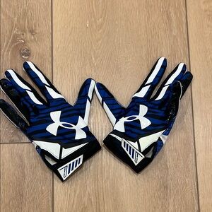 Under Armour Blue and Black Football Gloves Men’s Small